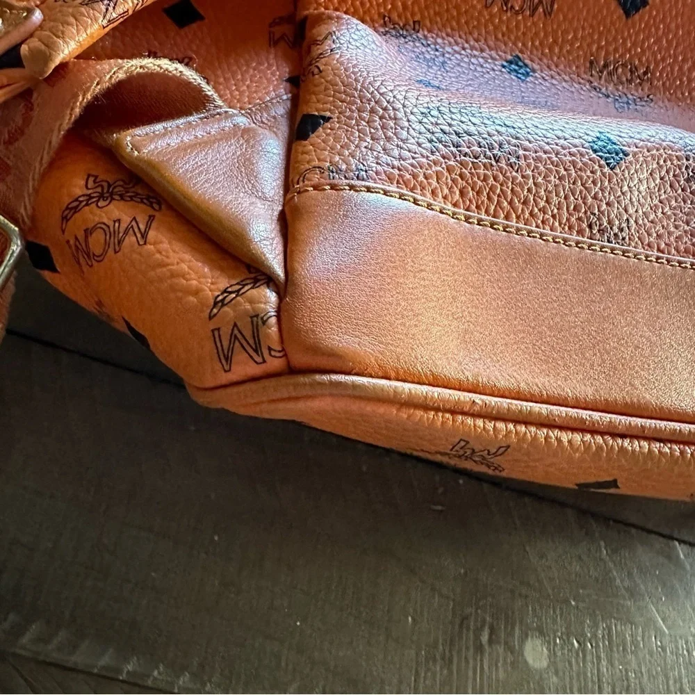 🔥MCM leather orange Visetos coated canvas 
Stark backpack🔥LIMITED EDITION - Picture 15 of 17